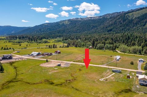 Photo of 1896 Little Pine Rd, Donnelly, ID 83611 (MLS # 98986942)