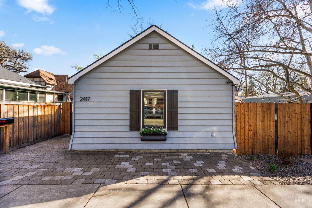 Photo of 2417 W Hazel St, Boise, ID 83702 (MLS # 98979419)