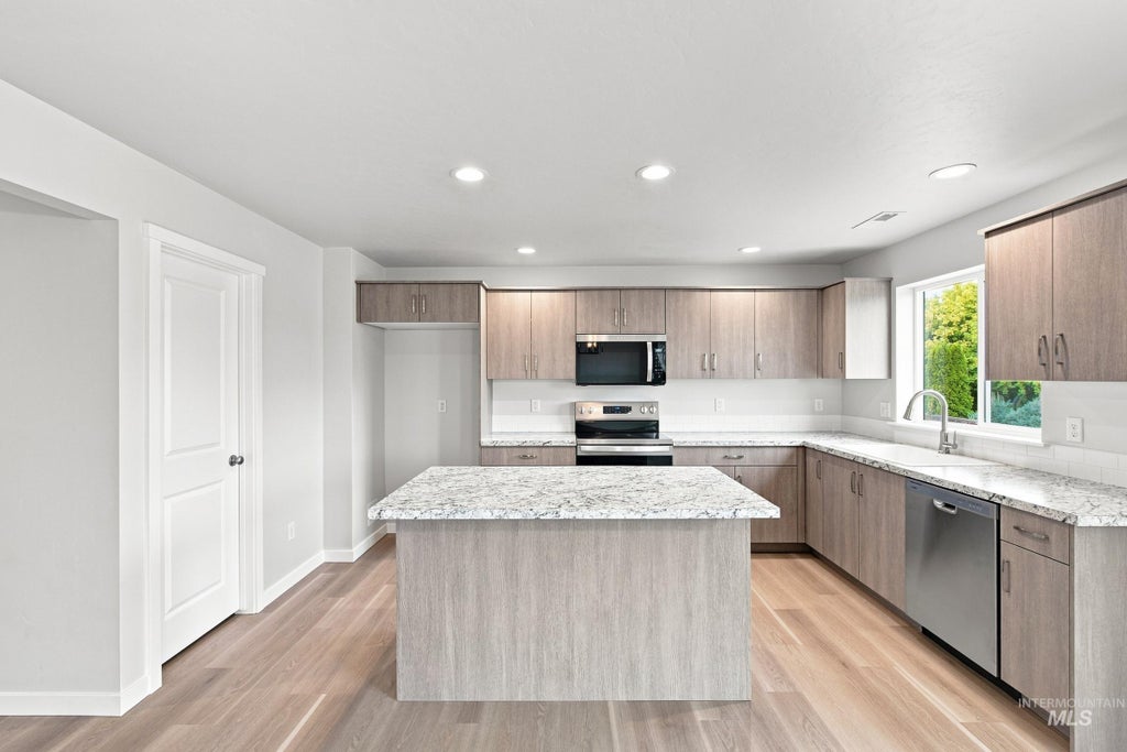Photo of 16883 Grain Bin Way, Nampa, ID 83651 (MLS # 98999849)