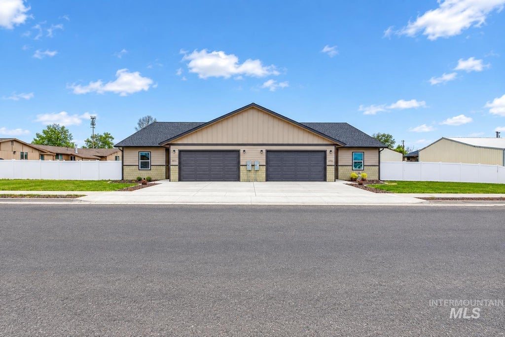 Photo of 606 Warner Avenue #A &amp; B, Lewiston, ID 83501 (MLS # 99000394)