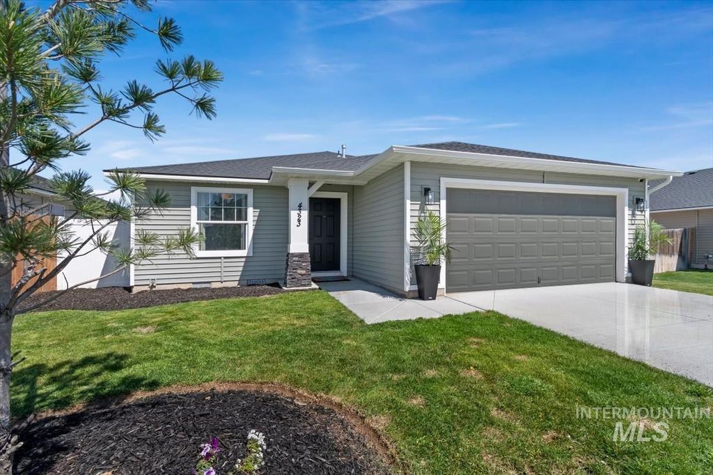 Photo of 4323 Bainbridge St, Caldwell, ID 83607 (MLS # 98983050)