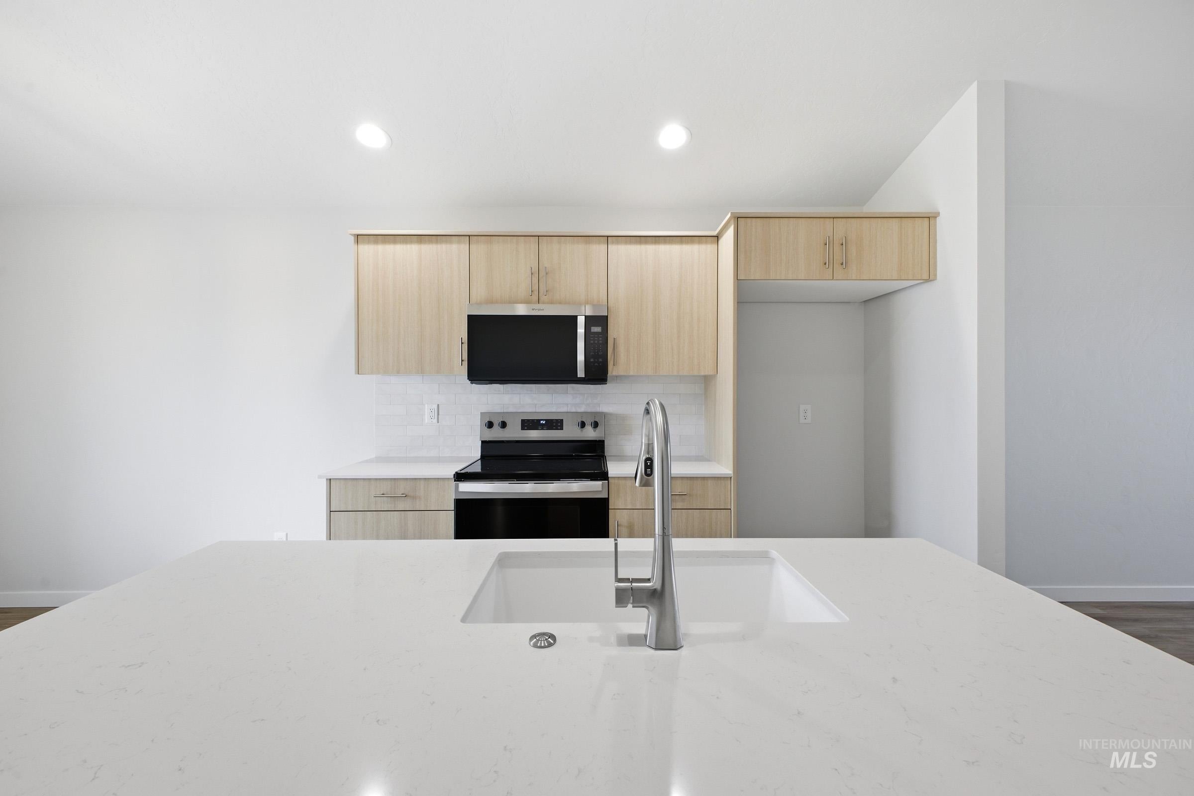 2293 W Red Jasper Dr