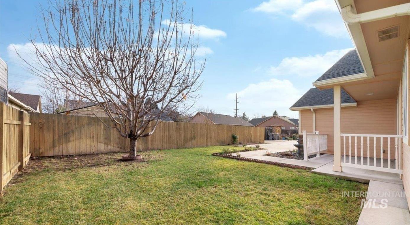 3889 N Maple Grove Rd