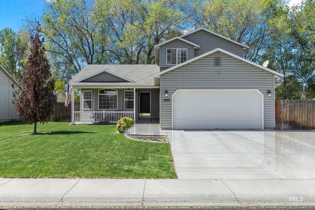 Photo of 2005 S Plateau Dr, Nampa, ID 83686 (MLS # 98983660)