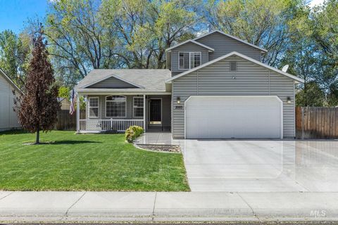 Photo of 2005 S Plateau Dr, Nampa, ID 83686 (MLS # 98983660)