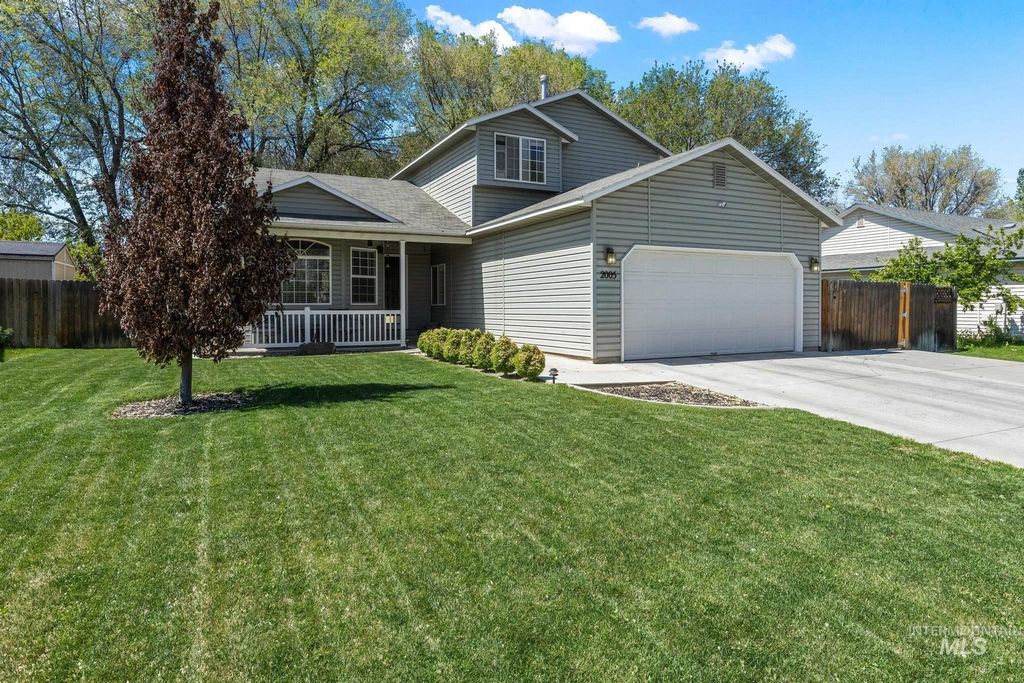 Photo of 2005 S Plateau Dr, Nampa, ID 83686 (MLS # 98983660)