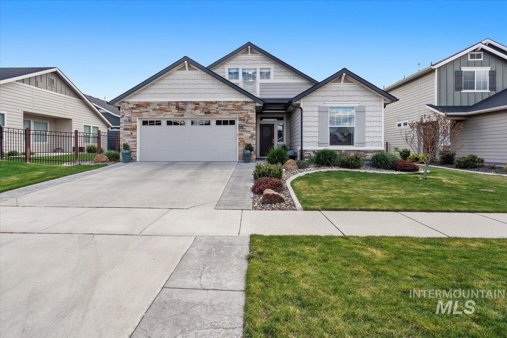 Photo of 1044 N Synergy Ln, Eagle, ID 83616 (MLS # 98983502)