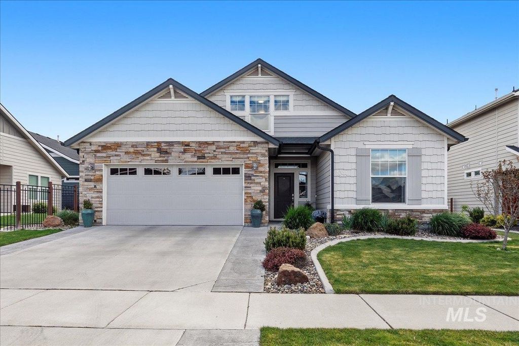 Photo of 1044 N Synergy Ln, Eagle, ID 83616 (MLS # 98983502)