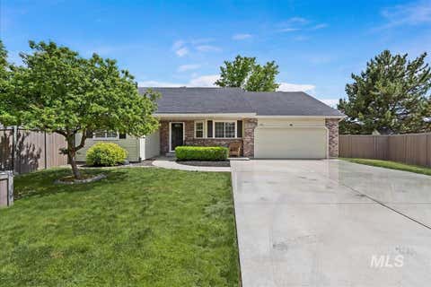 Photo of 389 W Bosanka Drive, Eagle, ID 83616 (MLS # 98989786)