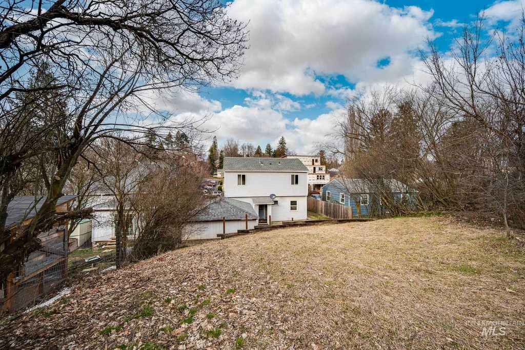 Photo of 421 E 8th, Moscow, ID 83843 (MLS # 98973055)