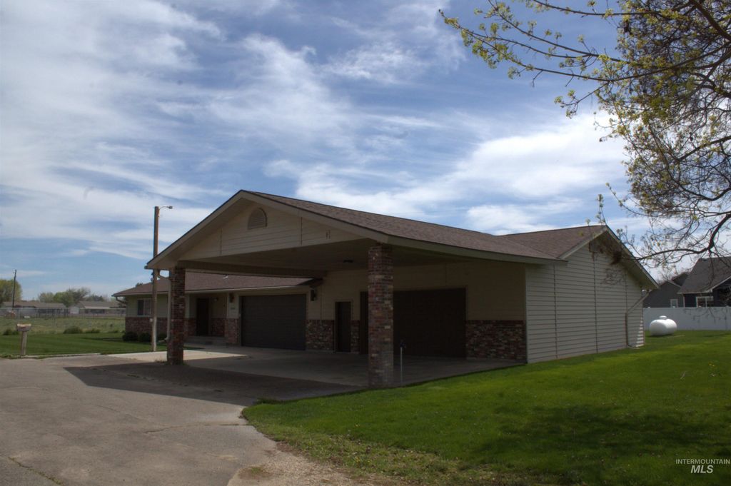 Photo of 1583 NW 26 St, Fruitland, ID 83619 (MLS # 98981561)