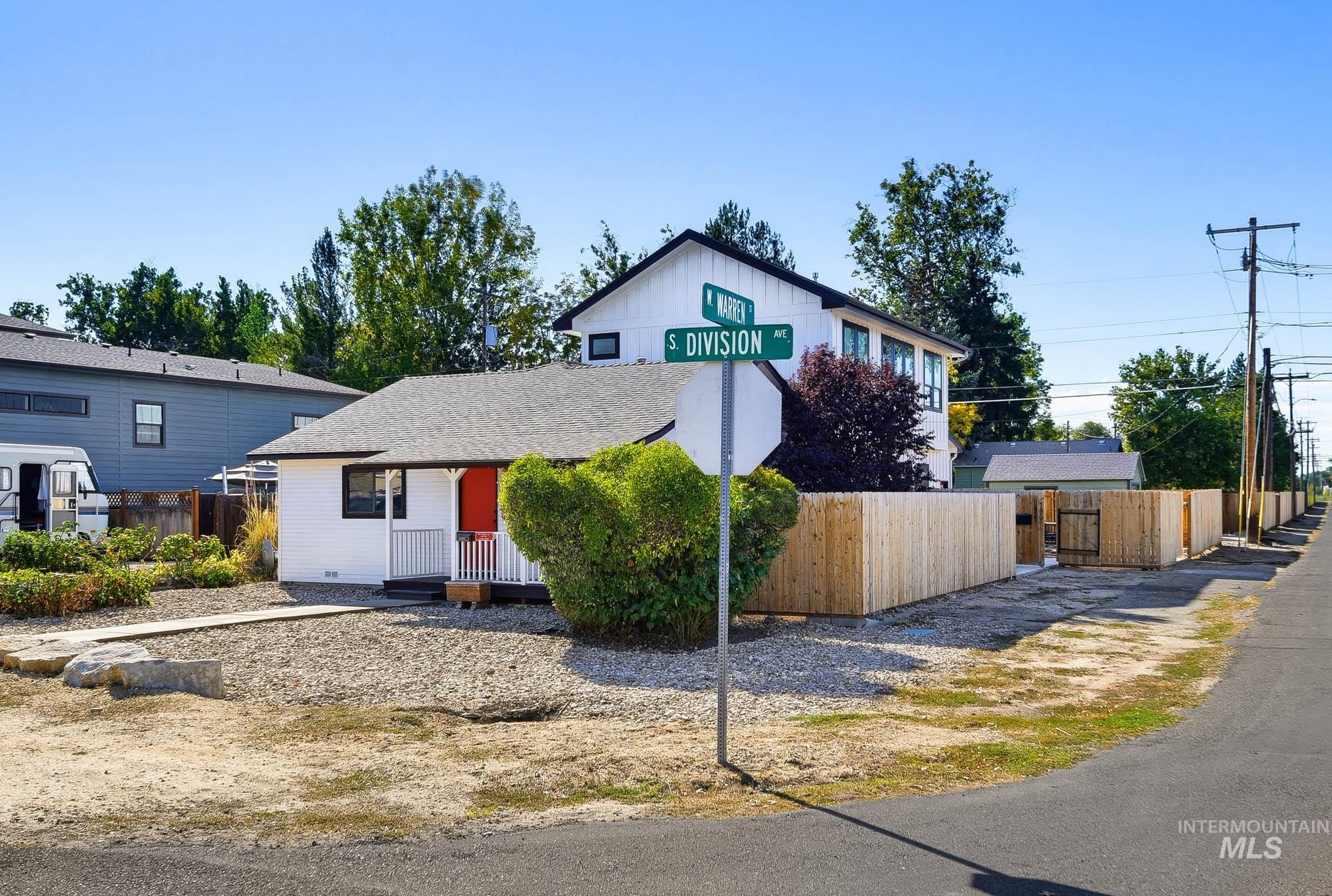 1701 S Division Ave