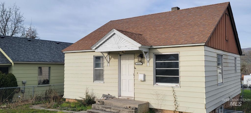 Photo of 1521 18th Ave, Lewiston, ID 83501 (MLS # 98972232)
