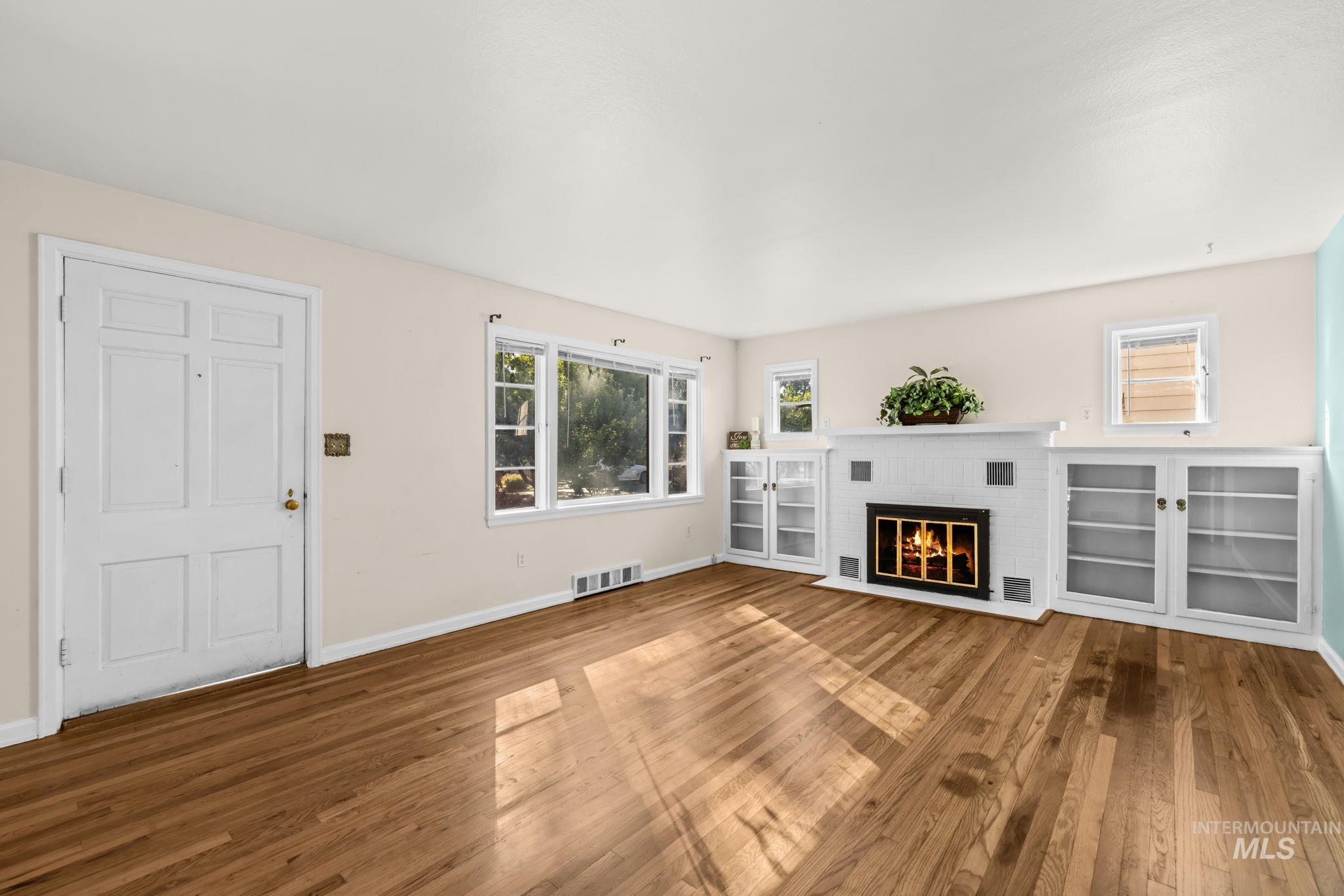 1717 S Manitou