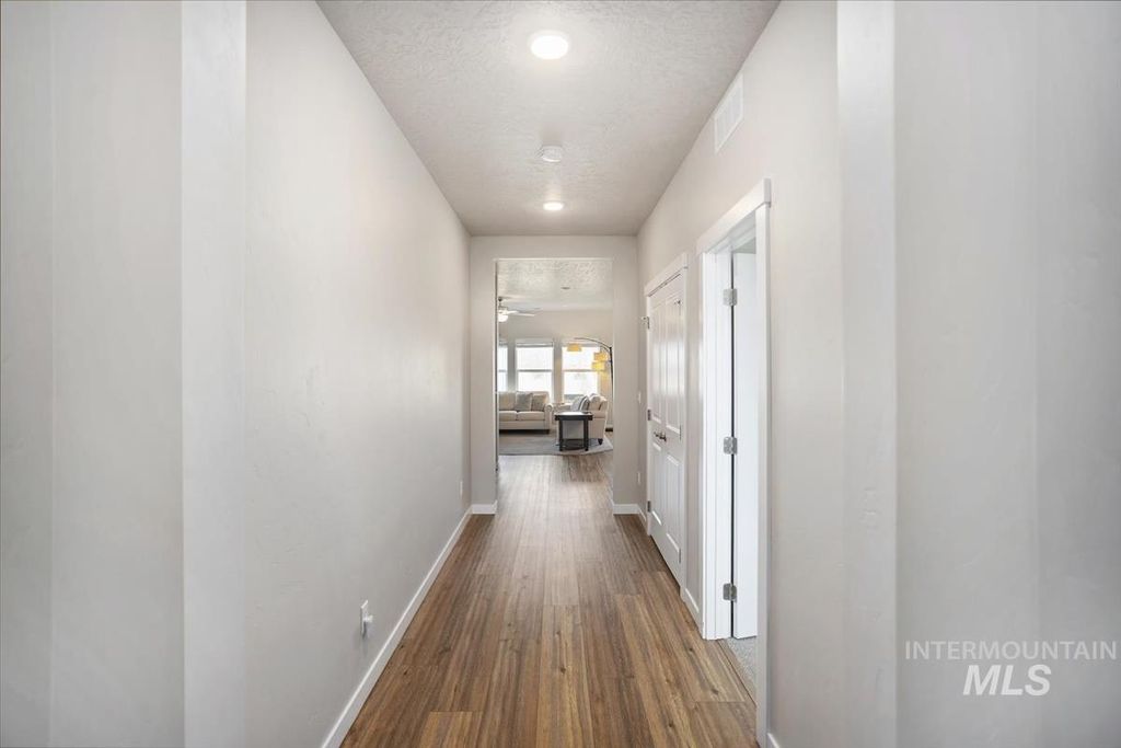 Photo of 3729 S Maple Ridge Ave, Nampa, ID 83686 (MLS # 98978618)