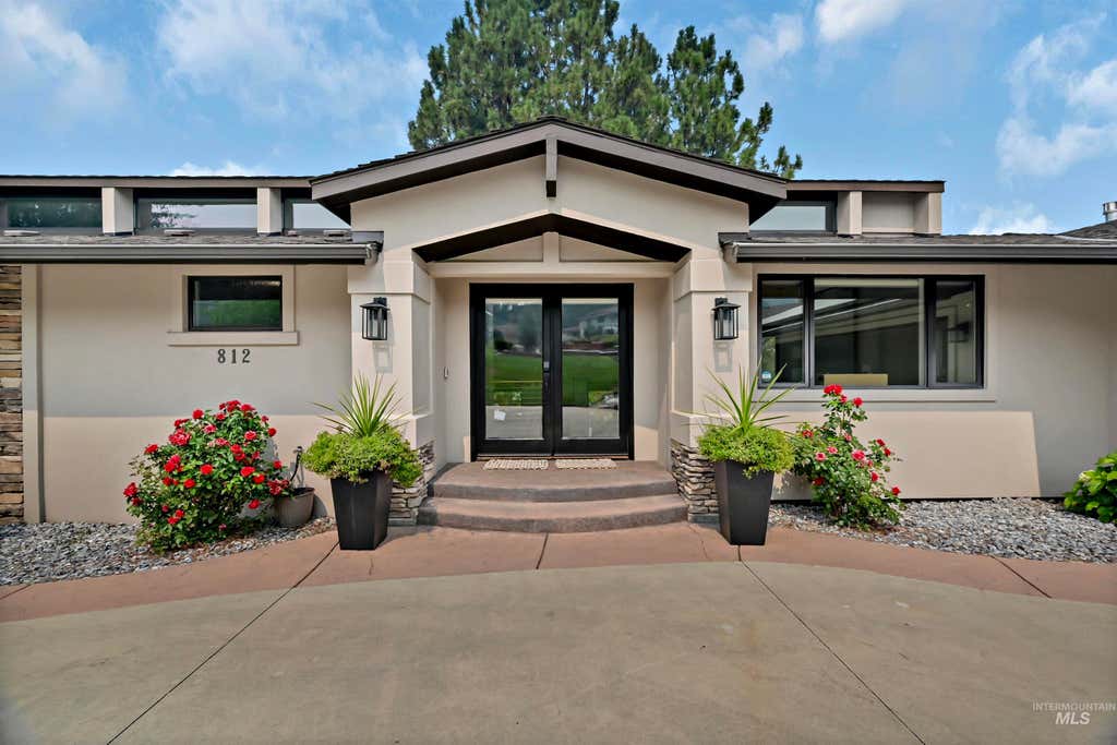Photo of 812 E Hearthstone Dr, Boise, ID 83702 (MLS # 98995250)