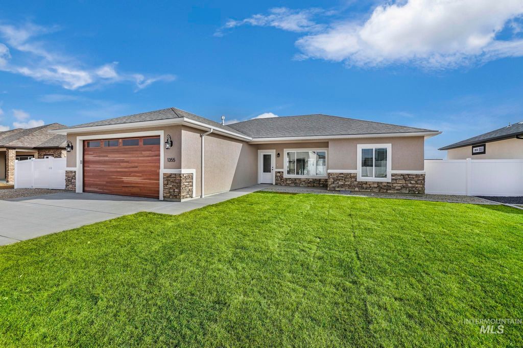 Photo of 1442 Haizlee Way, Twin Falls, ID 83301 (MLS # 98981525)