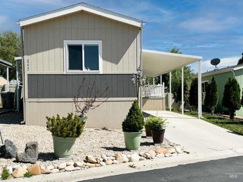 Photo of 8220 S Blue Rim Lane #39, Boise, ID 83716 (MLS # 98985308)