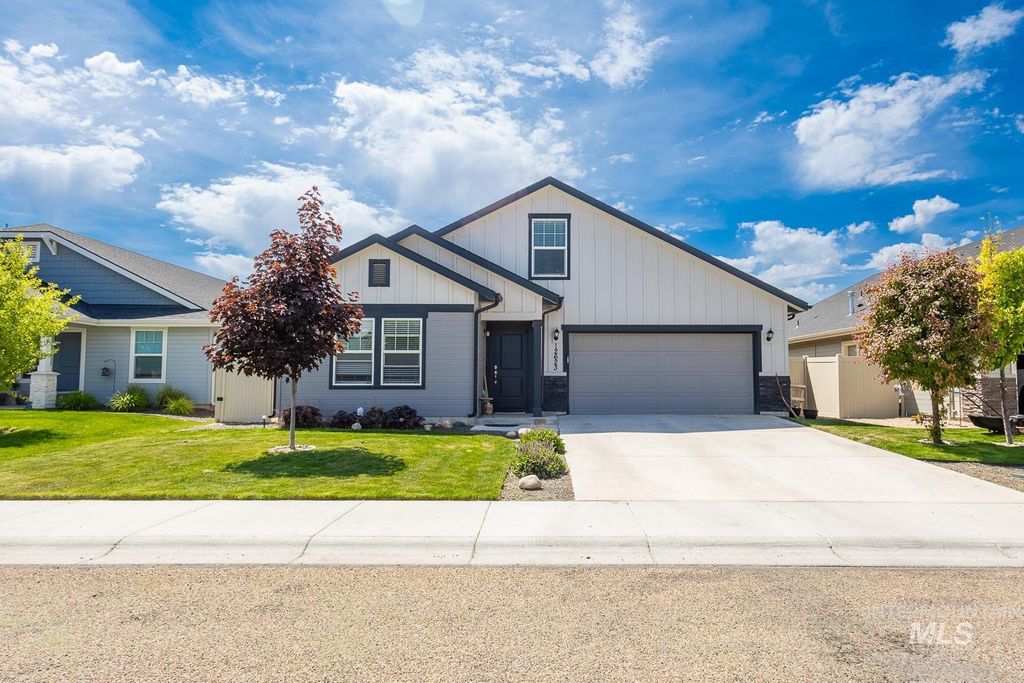 Photo of 12623 Shadow Peak St, Caldwell, ID 83607 (MLS # 98986604)