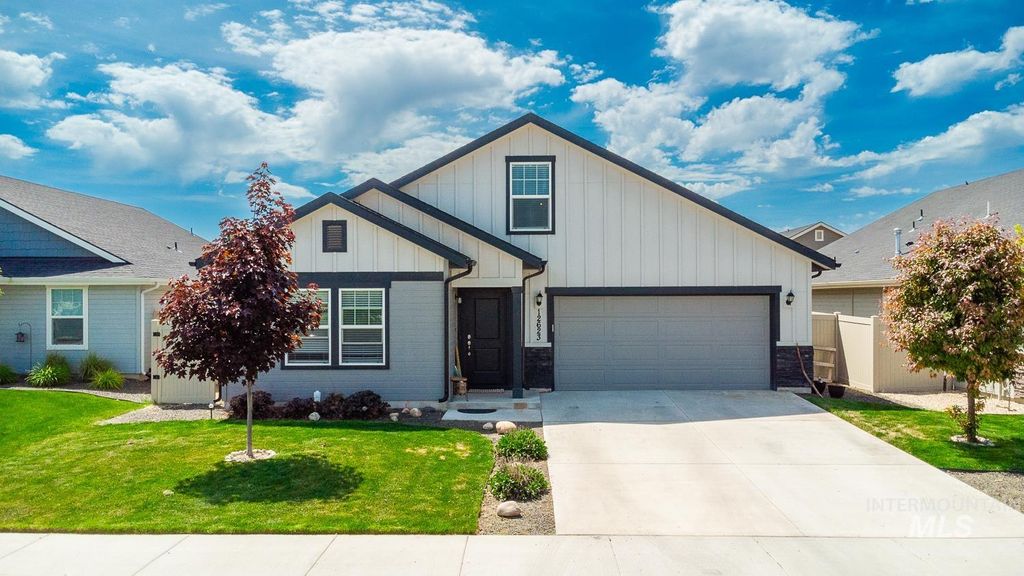 Photo of 12623 Shadow Peak St, Caldwell, ID 83607 (MLS # 98986604)