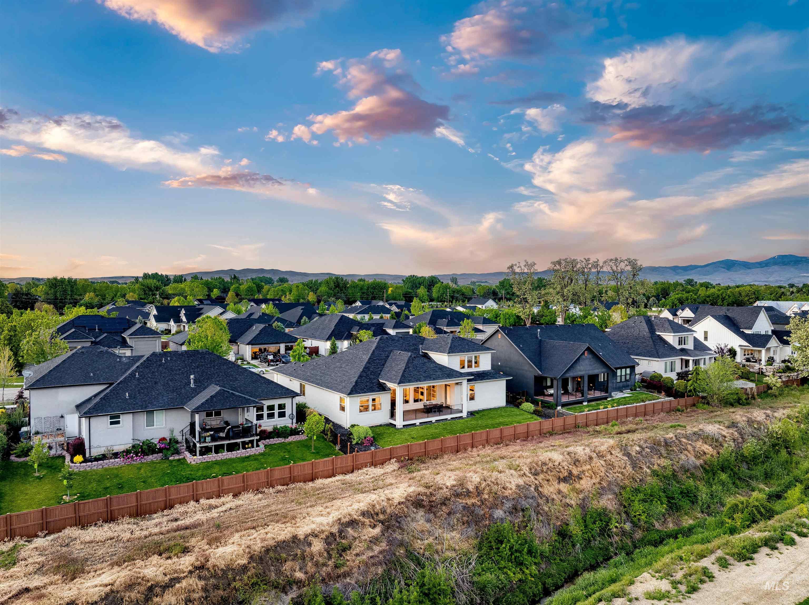 3505 W Barefoot Street