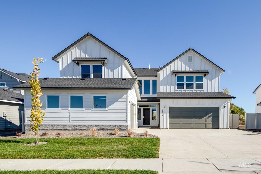 Photo of 5503 W Yarnell St, Eagle, ID 83669 (MLS # 98968140)