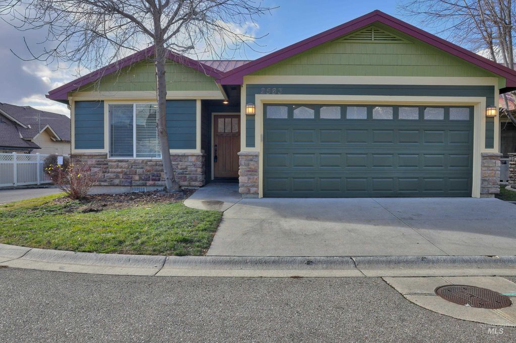 Photo of 2563 S Whitetail Ct, Nampa, ID 83686 (MLS # 98971251)