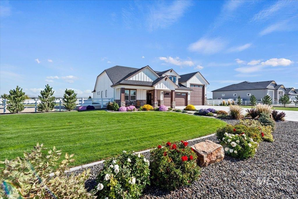 Photo of 16834 Long Meadow Dr, Caldwell, ID 83607 (MLS # 98964627)