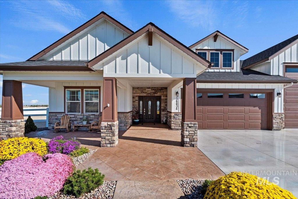 Photo of 16834 Long Meadow Dr, Caldwell, ID 83607 (MLS # 98964627)
