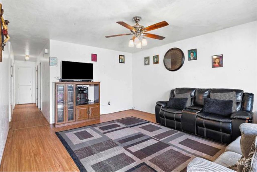 Photo of 325 W Ave E Ave, Jerome, ID 83338 (MLS # 98975049)