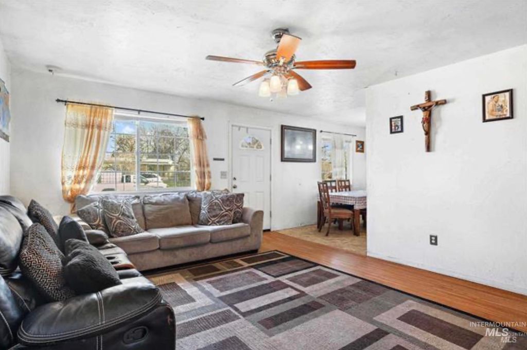 Photo of 325 W Ave E Ave, Jerome, ID 83338 (MLS # 98975049)