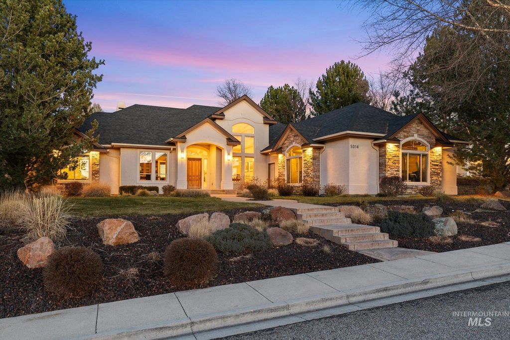 Photo of 5014 N Arrow Crest Way, Boise, ID 83703 (MLS # 98976106)