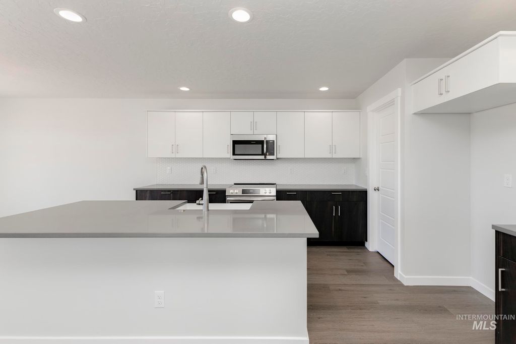 Photo of 45 S Sweetgrass Ave, Nampa, ID 83651 (MLS # 98965342)