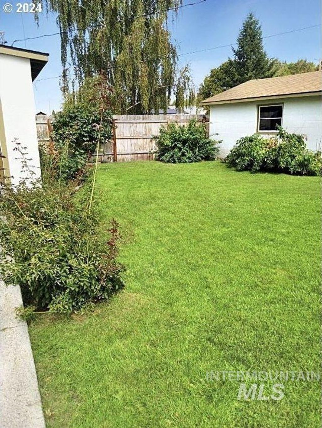 Photo of 890 Valley Ave, Baker City, OR 97814 (MLS # 98980268)