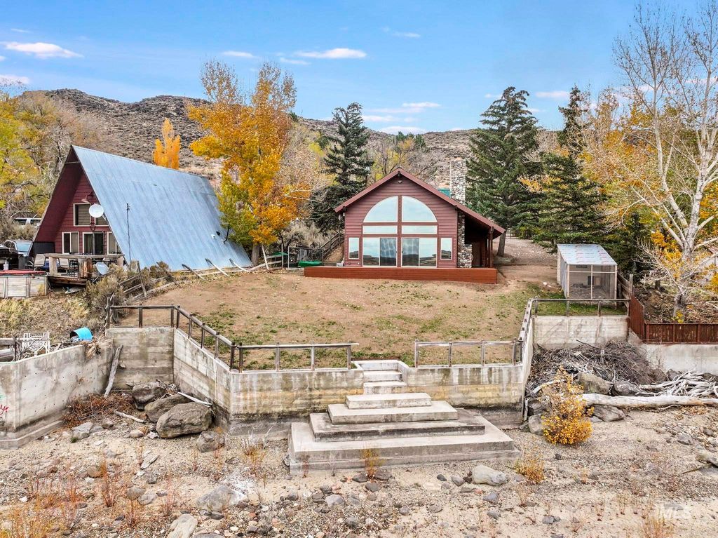 Photo of 150 Wood River Canal Rd, Bellevue, ID 83313 (MLS # 98966760)