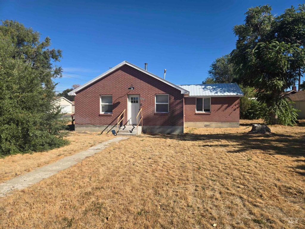 Photo of 1110 Colorado St, Gooding, ID 83330 (MLS # 99003727)