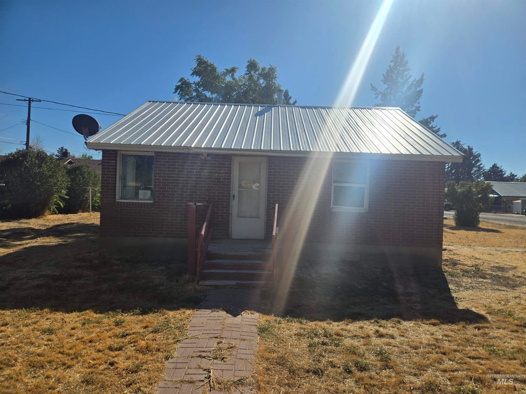 Photo of 1110 Colorado St, Gooding, ID 83330 (MLS # 99003727)