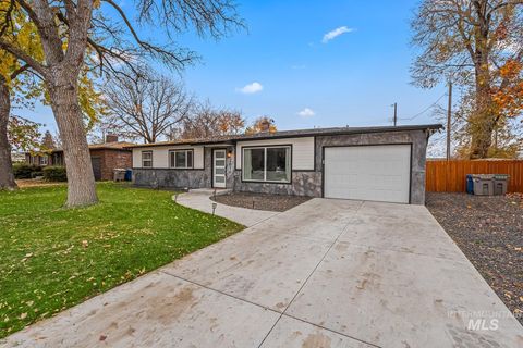 Photo of 2610 W Malad Street, Boise, ID 83705 (MLS # 98981776)