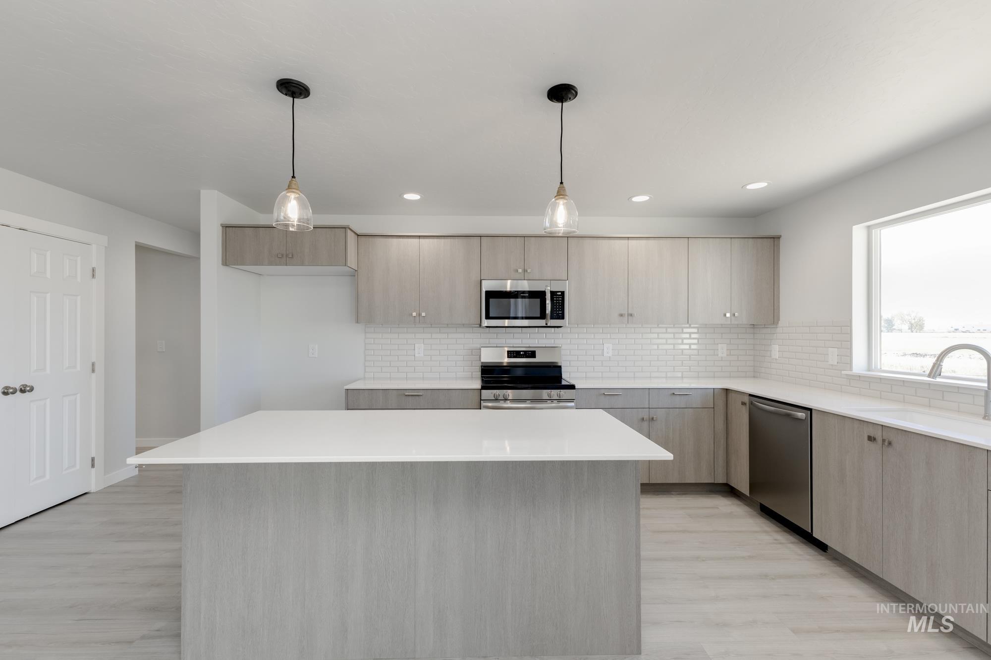 18347 N Trumpet Lily Ave