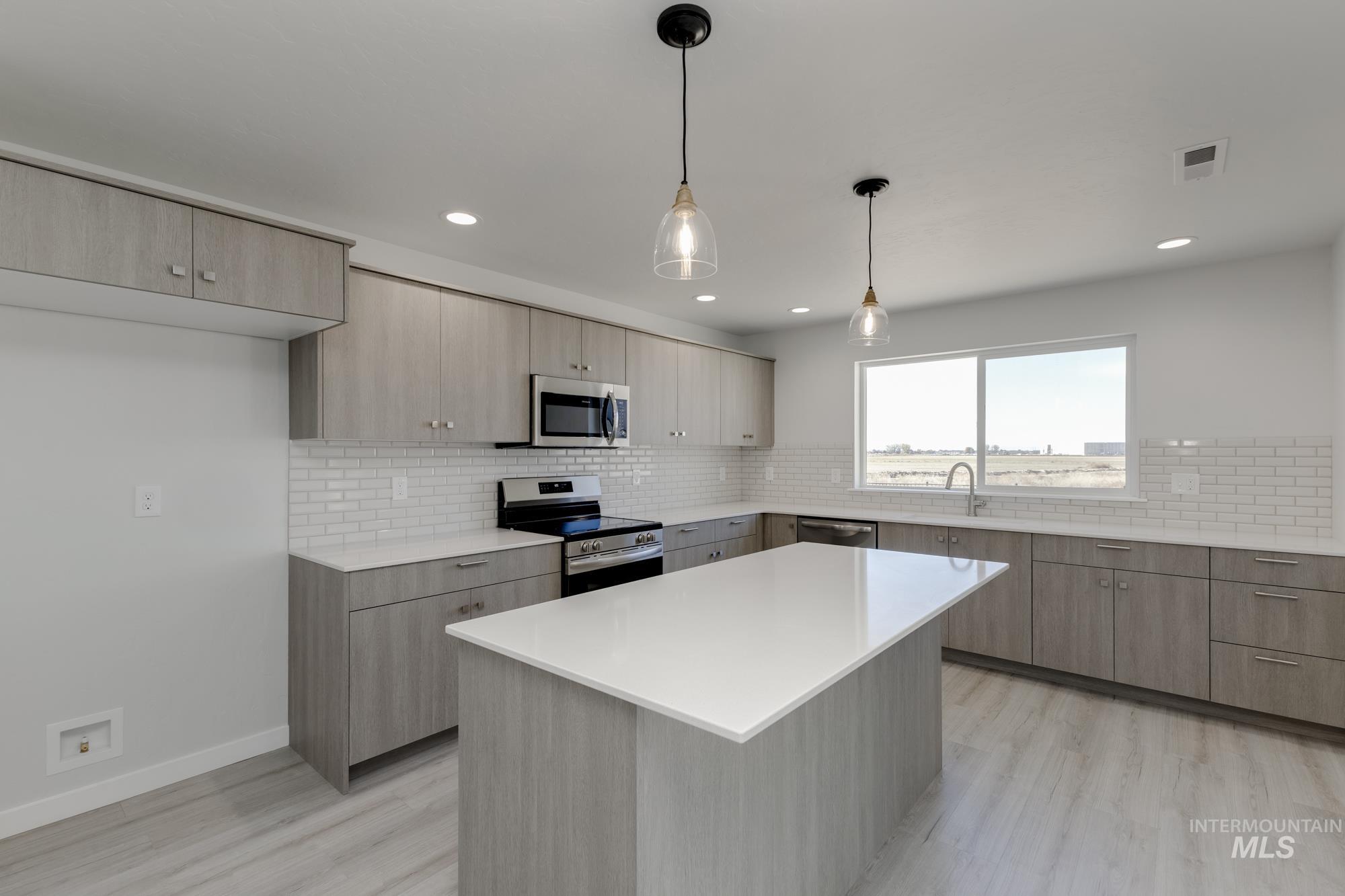 18347 N Trumpet Lily Ave