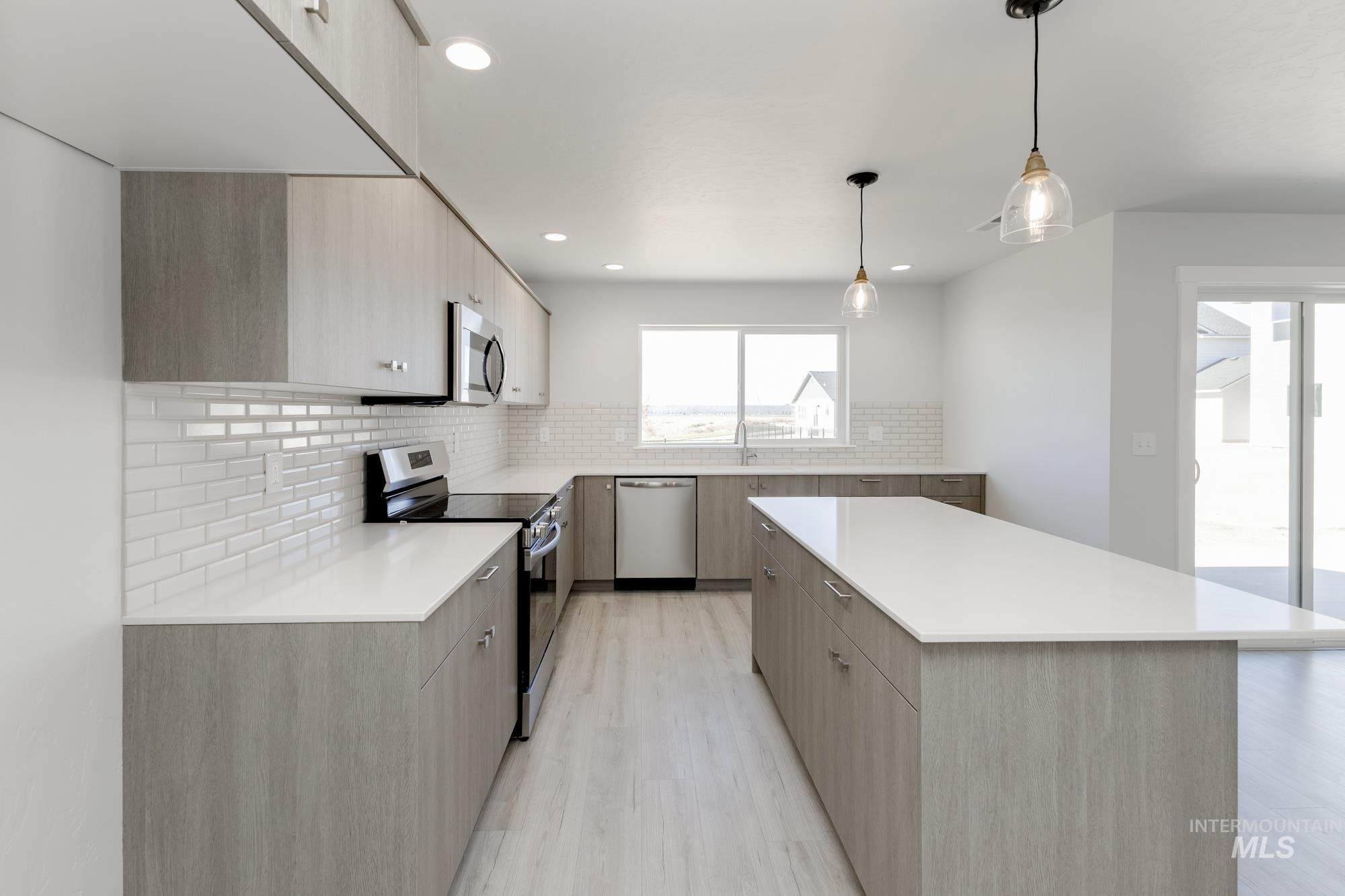 18347 N Trumpet Lily Ave