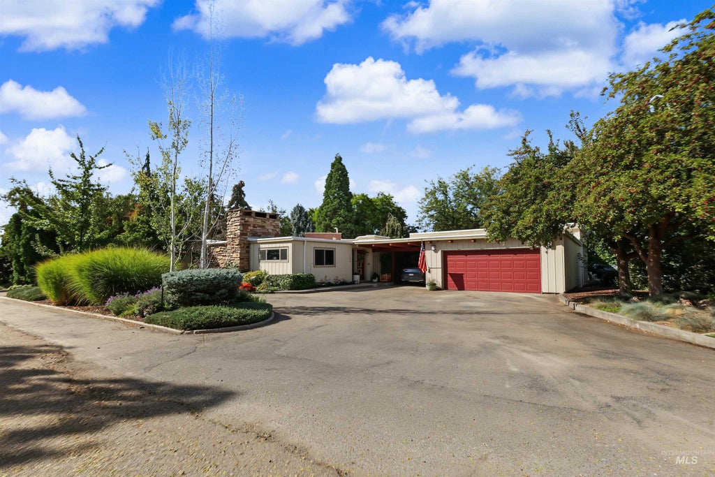 Photo of 508 E Elm Ave, Parma, ID 83660 (MLS # 99001881)