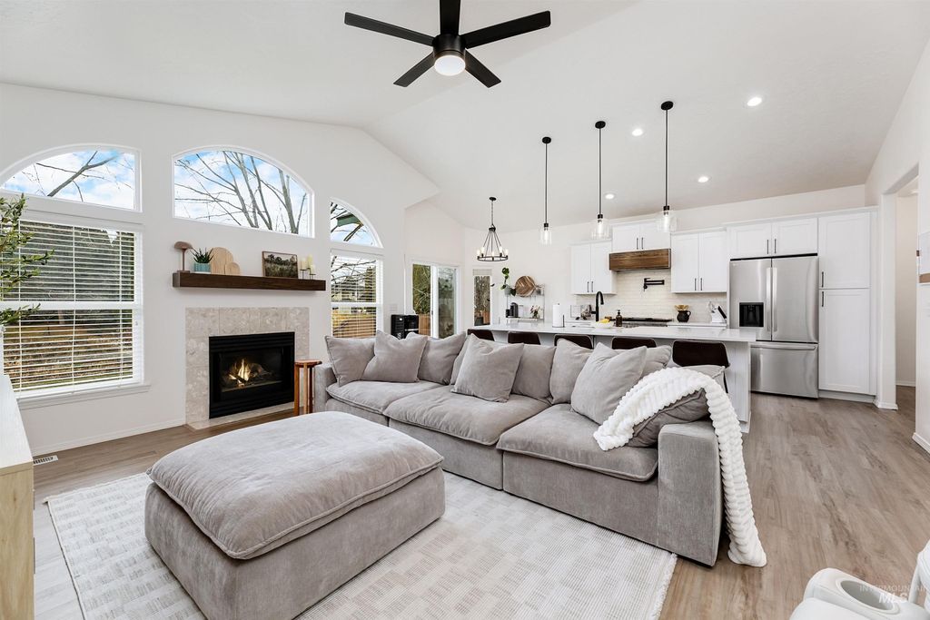 Photo of 149 S Silverwood Way, Eagle, ID 83616 (MLS # 98975971)