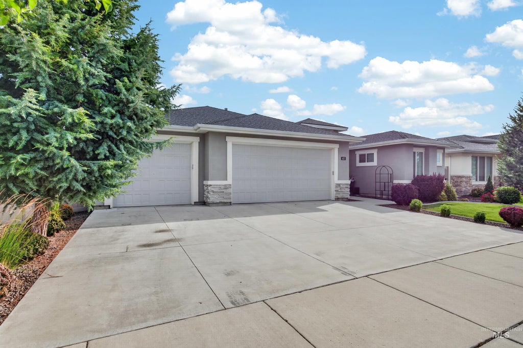 Photo of 482 E Sicily Dr, Meridian, ID 83642 (MLS # 98990912)