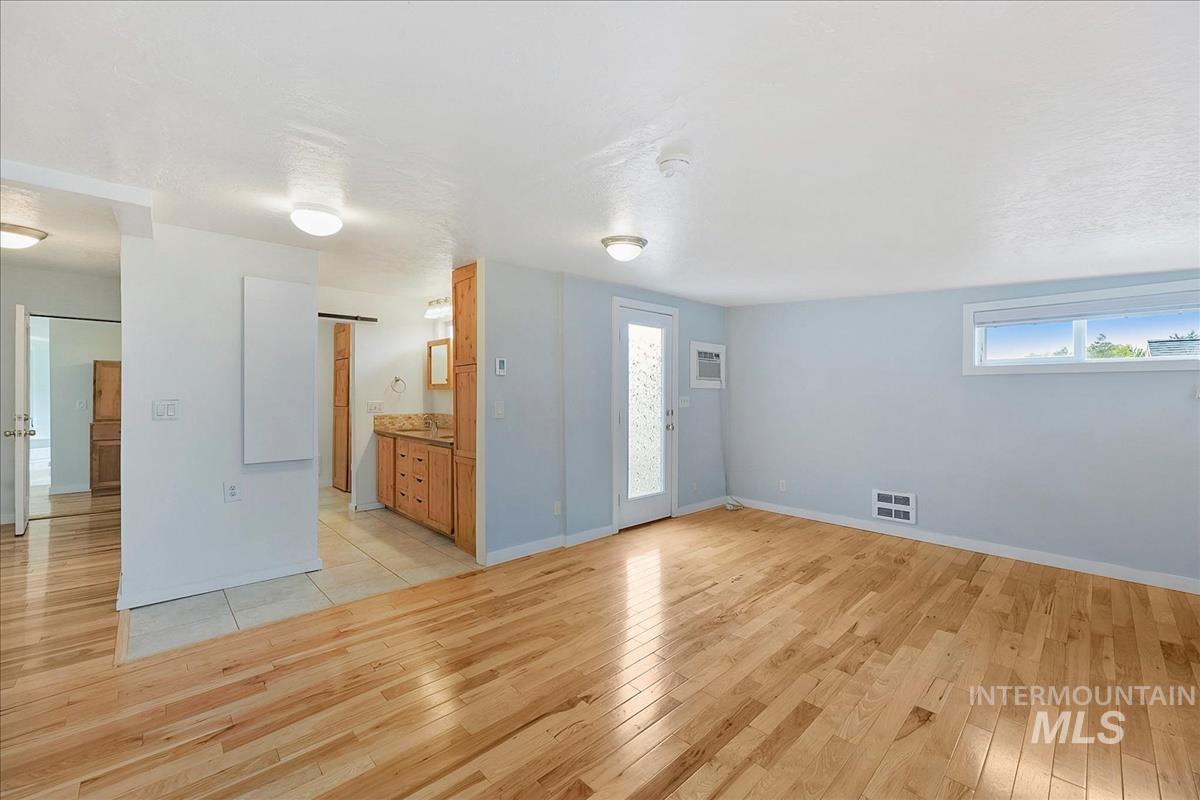 Empty room