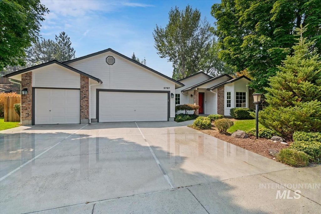 Photo of 3787 E Shady Glen Dr, Boise, ID 83706 (MLS # 98997120)