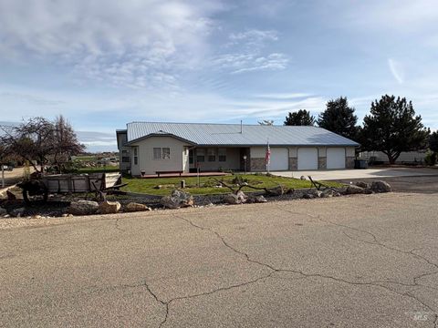 Photo of 14730 Hensen Dr, Nampa, ID 83651 (MLS # 98969773)