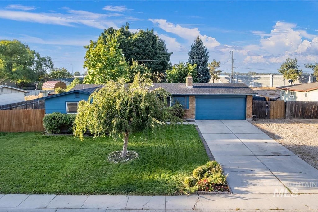 Photo of 6621 W Grunder St, Boise, ID 83709 (MLS # 99000553)