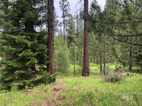 Photo of 18 Silver Cloud Drive, Cascade, ID 83611 (MLS # 98980699)