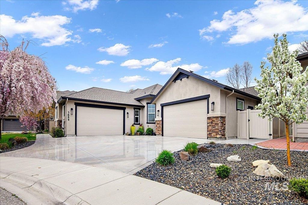 Photo of 3654 E Brentor Court, Meridian, ID 83642 (MLS # 98981270)